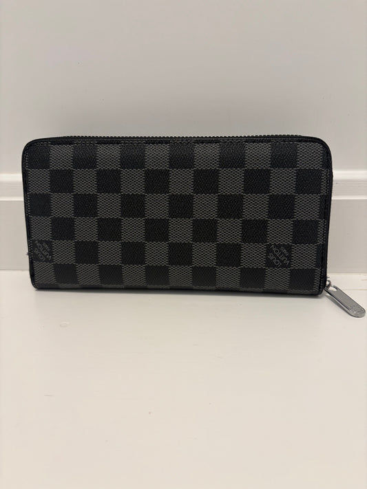 CY wallet 28