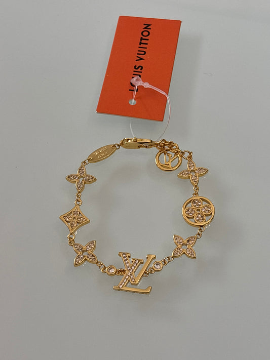 CY Bracelet with box